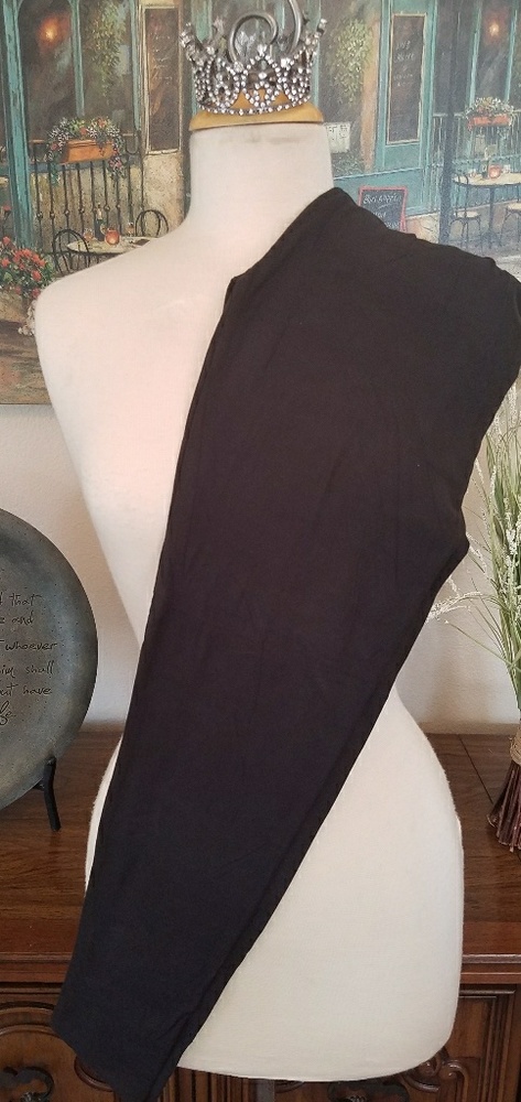 Solid black leggings